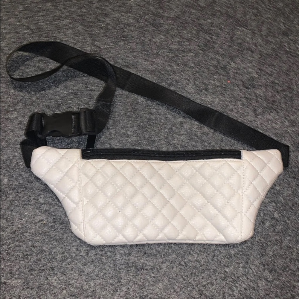 Fannypack fashion nova